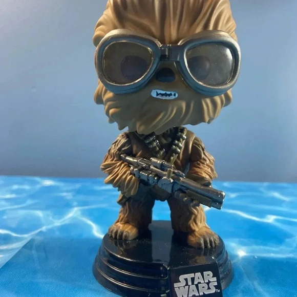 Star Wars - Chewbacca w/ Goggles & Bowcaster Funko Pop! Bobble head #239 - Picture 6 of 8
